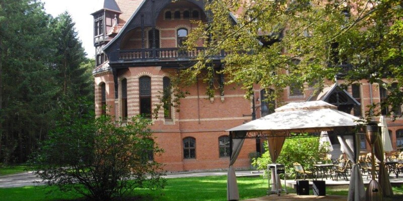 Jagdschloss Gelbensande in der Rostocker Heide Jagdschloss Gelbensande in der Rostocker Heide