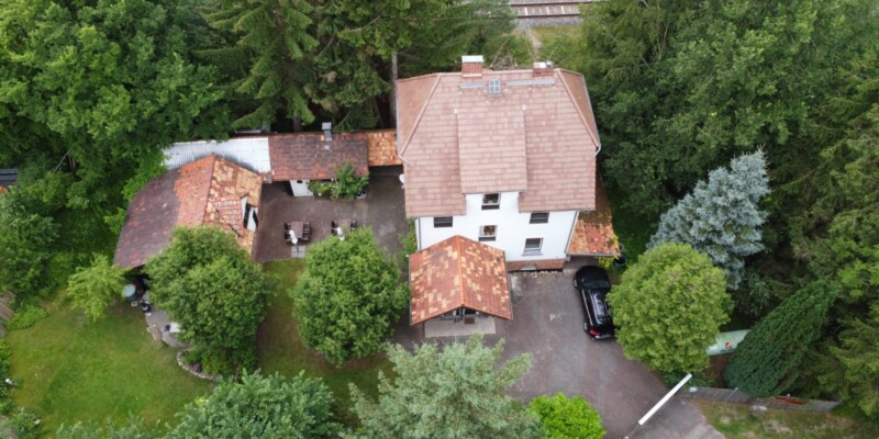 das Alte Bahnhaus aus der Luft fotografiert das Alte Bahnhaus aus der Luft fotografiert